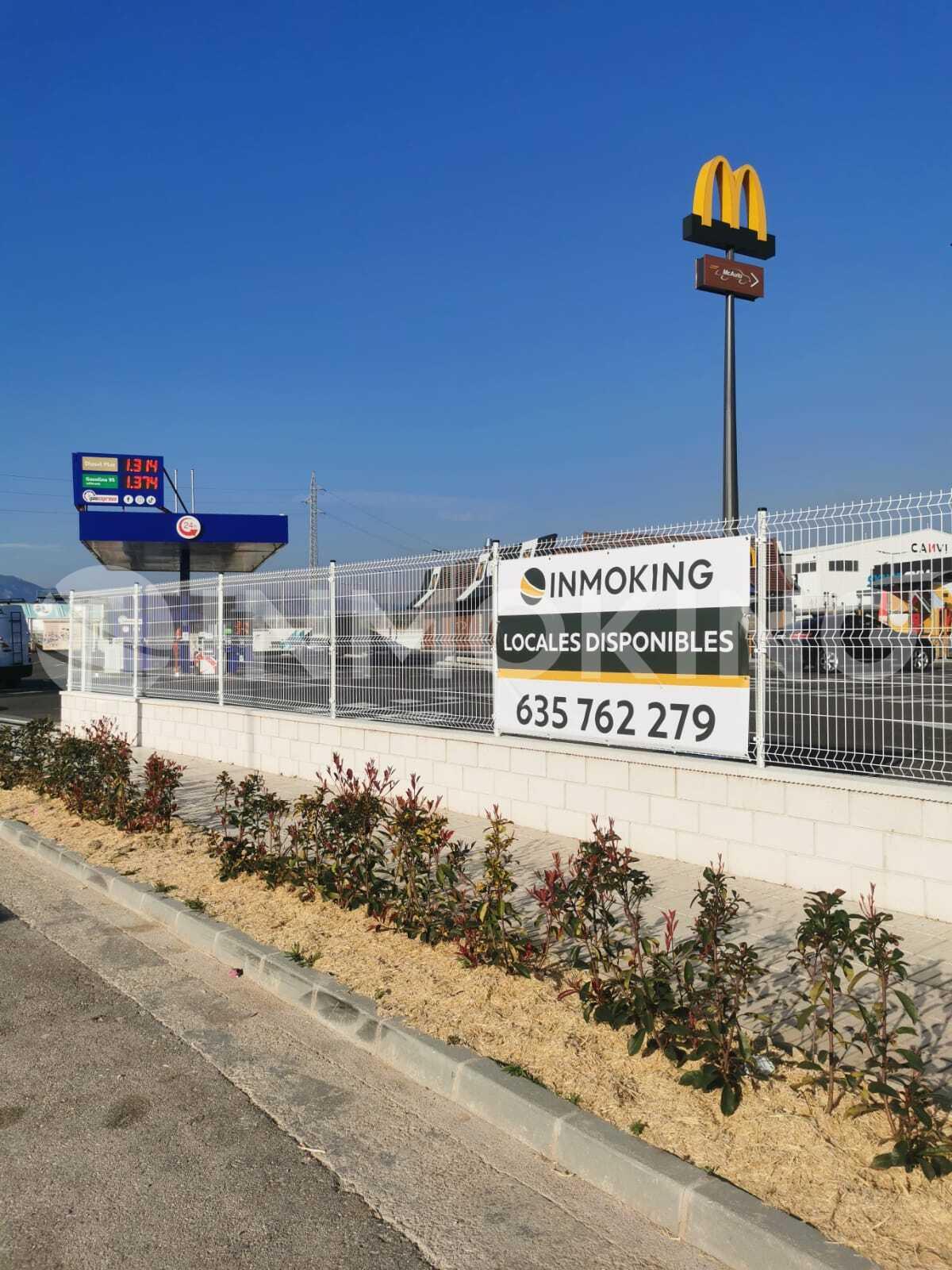 Foto de la propiedad Local comercial de 425 m² en el Parque Comercial Tavernes de Valldigna 